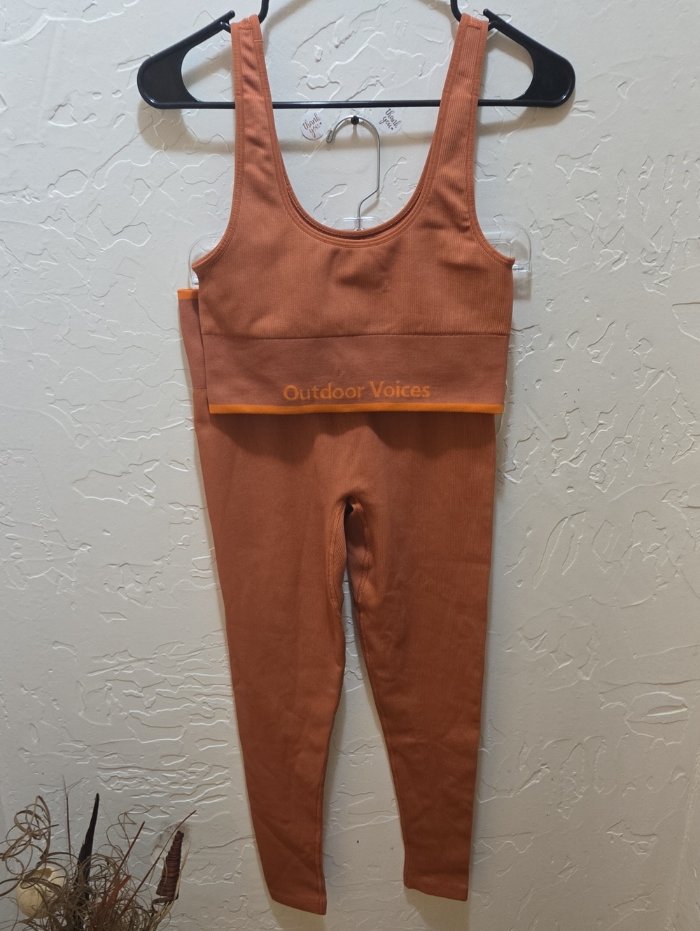 Outdoor Voices Rust-Orange Ribbed Seamless Sports Bra & 7/8 Legging Set - M